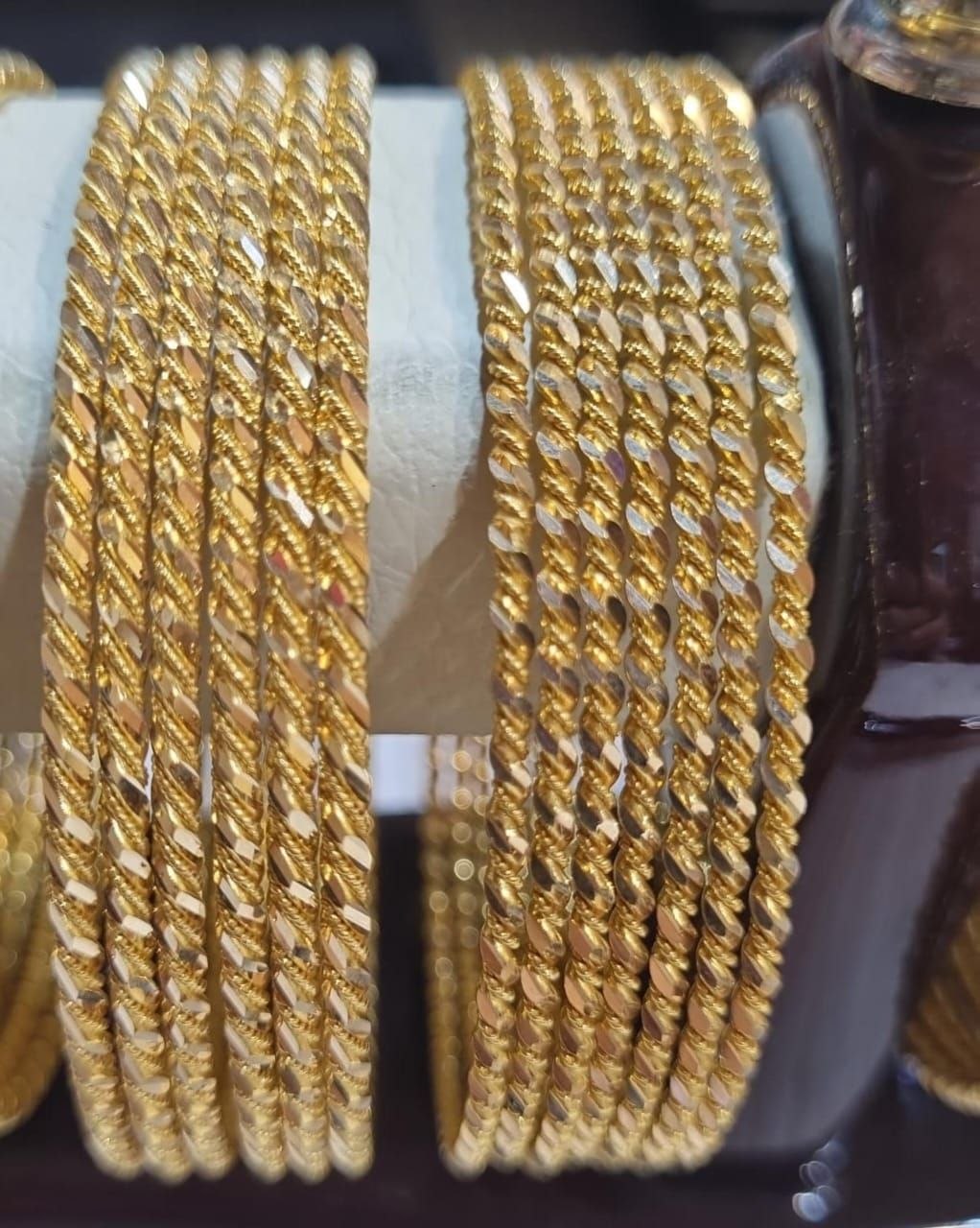 النگو پیچ تک‌تابیده